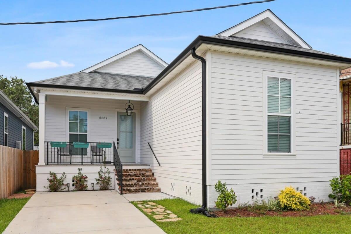 Stunning Luxury 2 Blocks From Streetcar Holiday home New Orleans