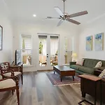 Stunning Luxury Home 2 Blocks From Streetcar