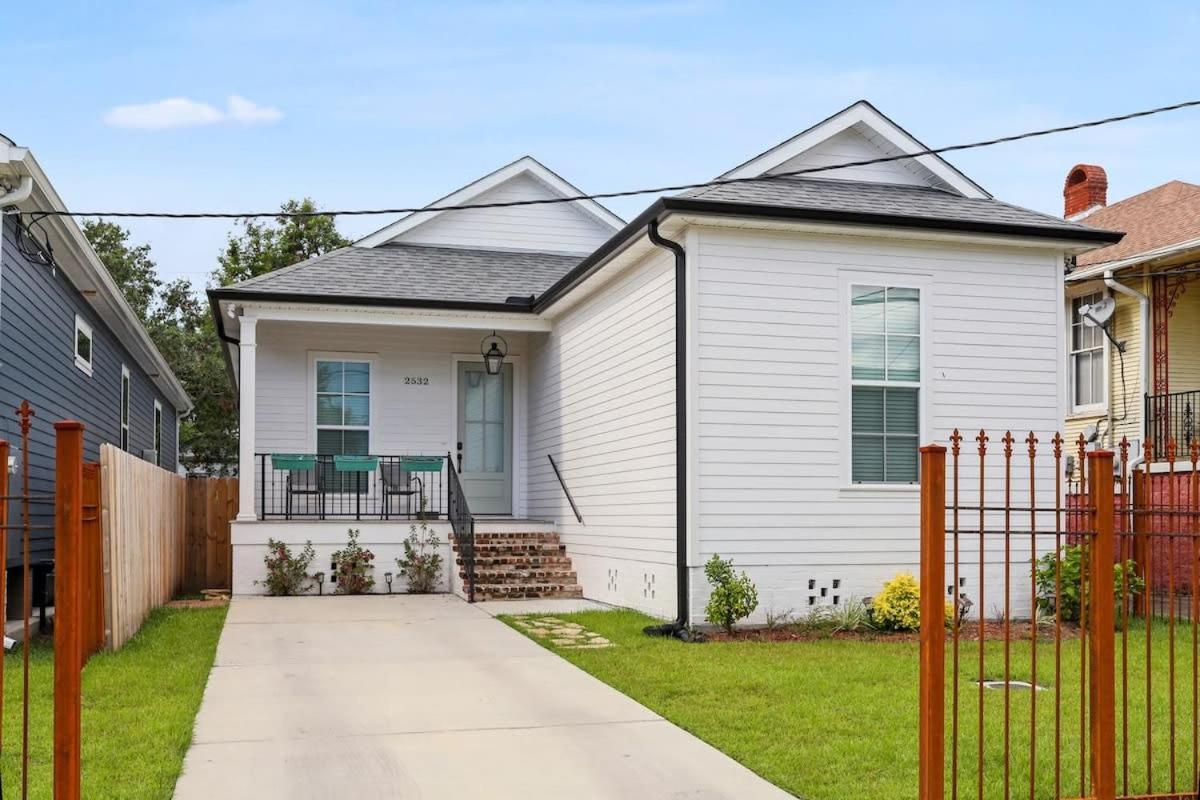 Stunning Luxury 2 Blocks From Streetcar *